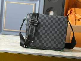 Picture of Louis Vuitton Mens Bags _SKUfw239242014fw